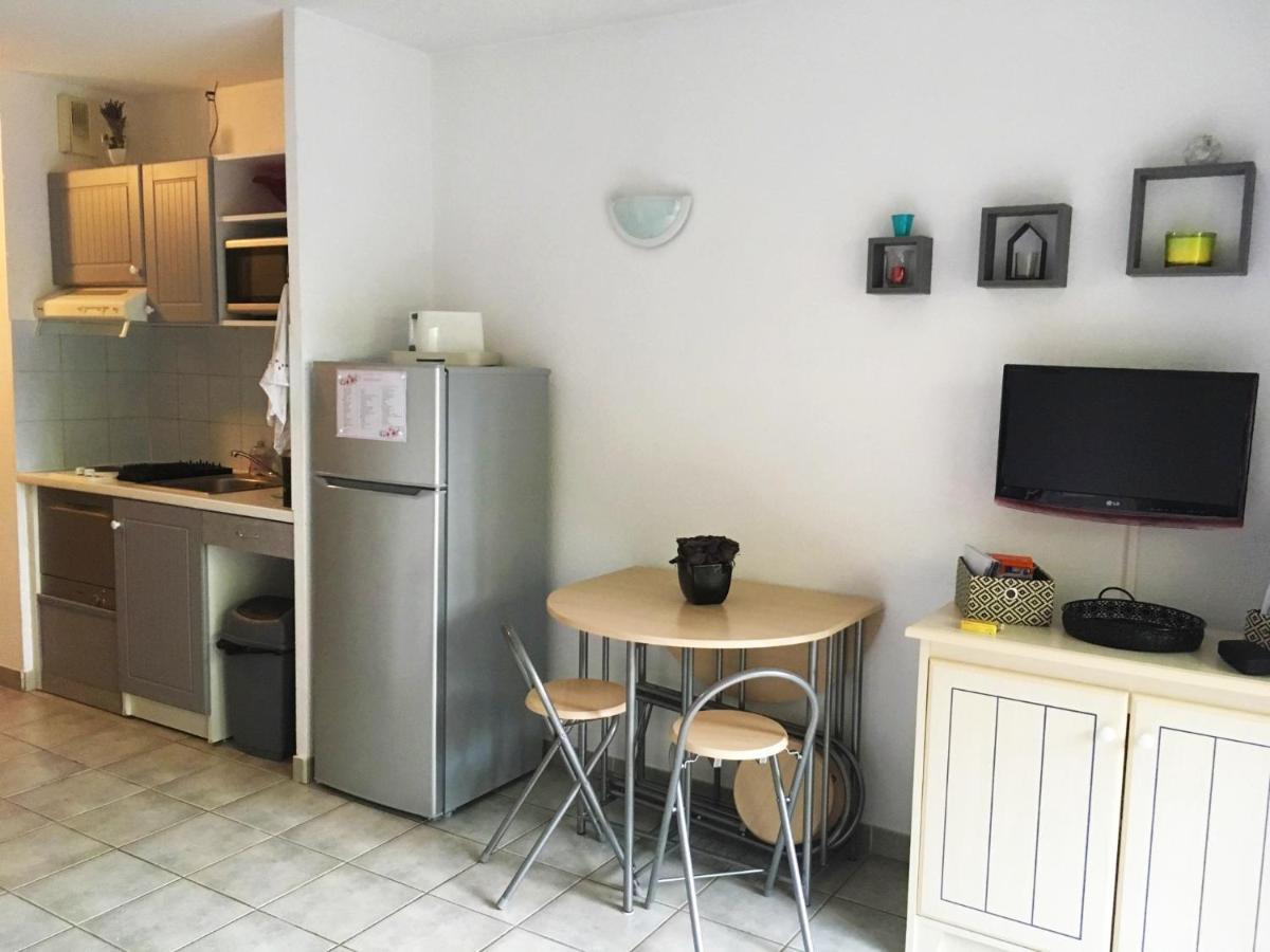 Sanary sur Mer Appartement 30m2 T2 avec terrasse Piscine 10min à pied de la plage Esterno foto