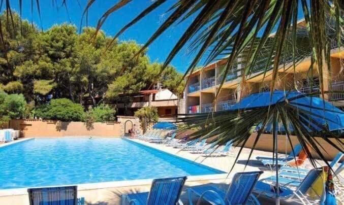 Sanary sur Mer Appartement 30m2 T2 avec terrasse Piscine 10min à pied de la plage Esterno foto